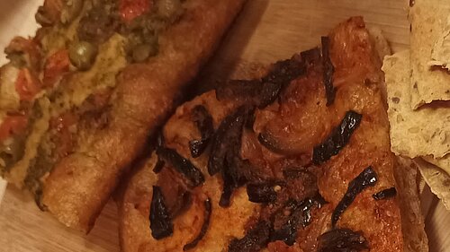 Mixed breads and pizzas